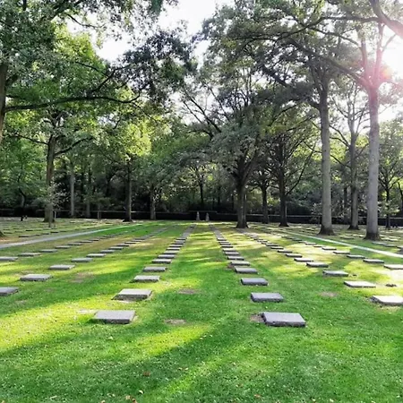 In Near Golf Course דירה *